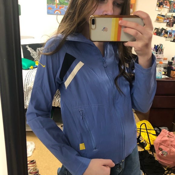 Blue Nike active jacket - Picture 2 of 7